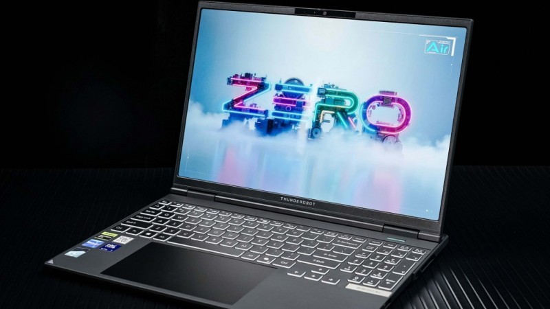 ����ZERO Air 15���� �����洢PC42Qս������