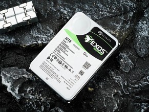 ϣ������Exos 32TB��ҵ��Ӳ������ AI�洢��ʯ