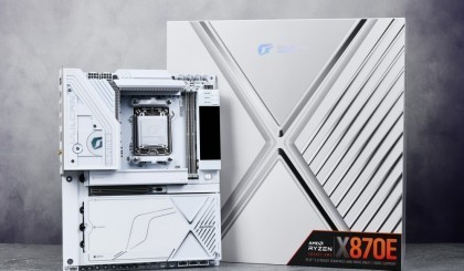 �߲ʺ�iGame X870E�׻����������⣺�����콢