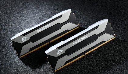 ����ʿDDR5 RGB 8800MT/s��Ӳ����Ϸ����