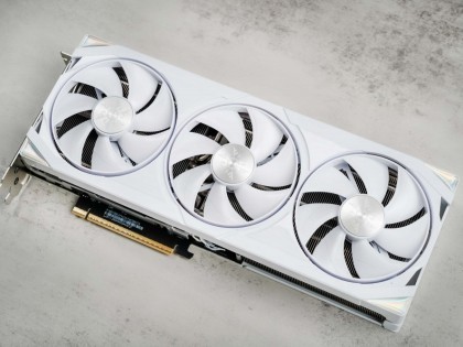 ����GeForce RTX 5070 ̤ѩOC�Կ����⣺������ѧ����һ��DLSS�Ľ��