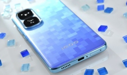 iQOO Neo10 Pro+美图鉴赏 像素风背板独具特色